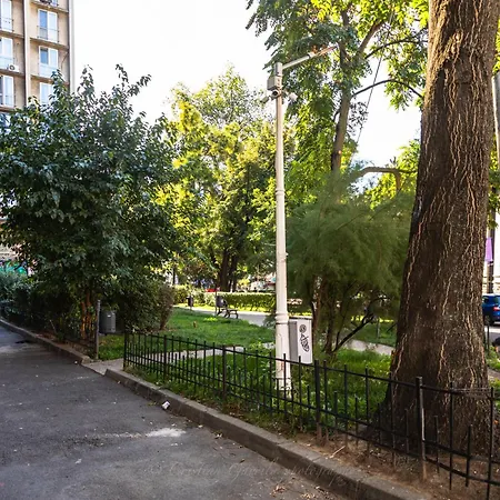 Apartment On Magheru Boulevard
